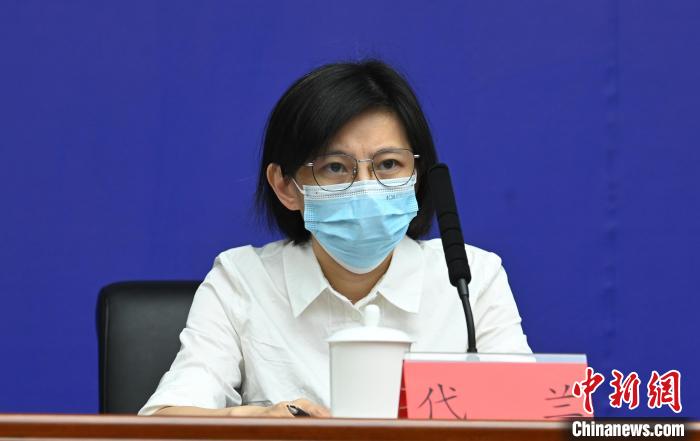 成都市經(jīng)信局總工程師代蘭?！“苍?攝