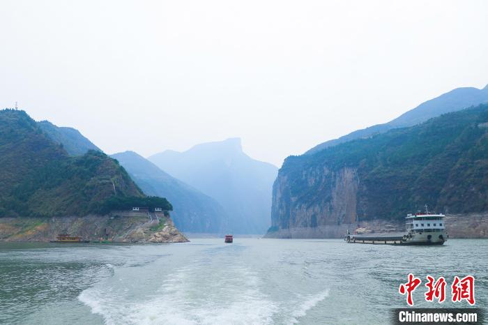 一場(chǎng)巡河“找茬”行動(dòng)，何以巡出碧水東流的長(zhǎng)江？