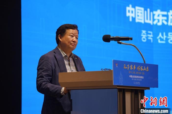 韓國(guó)一般旅游業(yè)協(xié)會(huì)副會(huì)長(zhǎng)白承弻致辭?！⑿?攝
