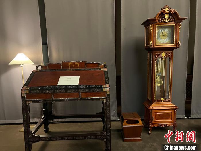 圖為春秋館展覽陳設(shè)的青瓦臺(tái)家具。　劉旭 攝