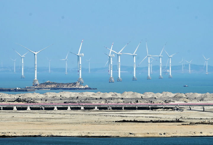 2021年3月9日，三峽福清興化灣海上風(fēng)電場(chǎng)。新華社記者 林善傳 攝