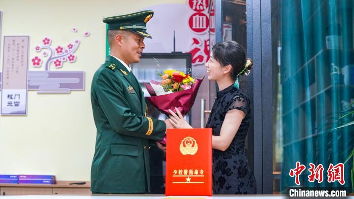 軍功章有你的一半?！堦愑?攝
