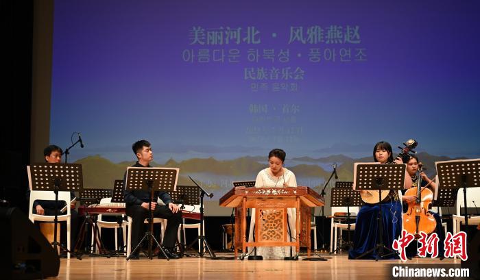 圖為音樂會(huì)現(xiàn)場?！∈谞栔袊幕行墓﹫D