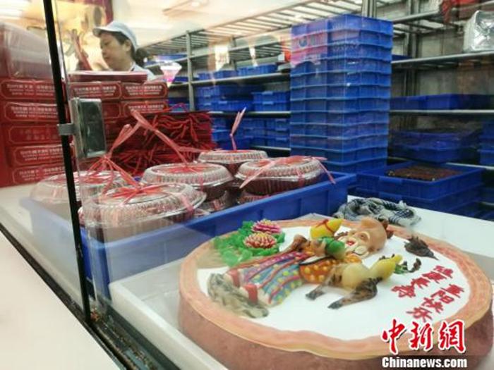 資料圖：等待銷售的重陽糕。　鐘升 攝