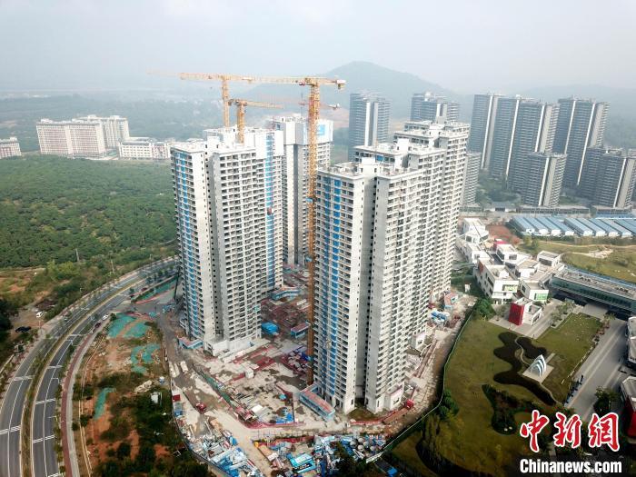 廣州一在建樓盤。 范少鵬 攝