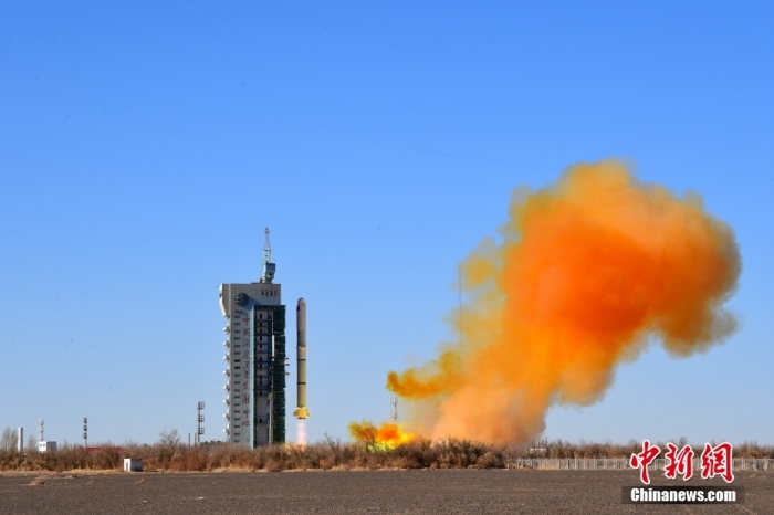 北京時(shí)間2023年11月16日11時(shí)55分，我國在酒泉衛(wèi)星發(fā)射中心使用長征二號丙運(yùn)載火箭，成功將新一代海洋水色觀測衛(wèi)星發(fā)射升空，衛(wèi)星順利進(jìn)入預(yù)定軌道，發(fā)射任務(wù)獲得圓滿成功。此次任務(wù)是長征系列運(yùn)載火箭第497次飛行。汪江波 攝