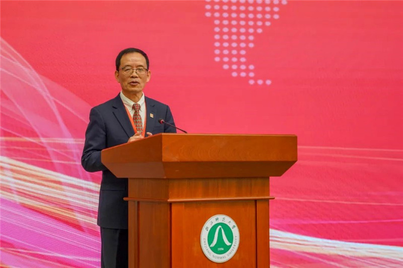 國務(wù)院學(xué)位委員會區(qū)域國別學(xué)學(xué)科評議組秘書長、浙江師范大學(xué)非洲研究院（非洲區(qū)域國別學(xué)院）院長劉鴻武致辭。主辦方供圖