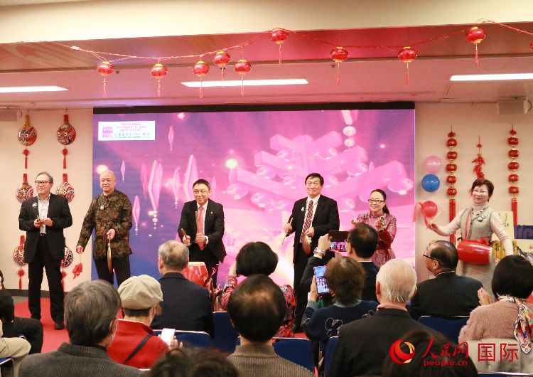 打擊樂合奏《春節(jié)序曲》。人民網(wǎng) 許可攝