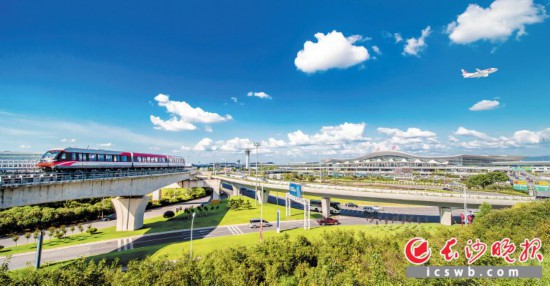 　　根據(jù)《實施意見》，長沙將建設(shè)聯(lián)通世界的航空樞紐，打造輻射全國的鐵路樞紐，深化綜合交通協(xié)調(diào)機制。    資料圖片