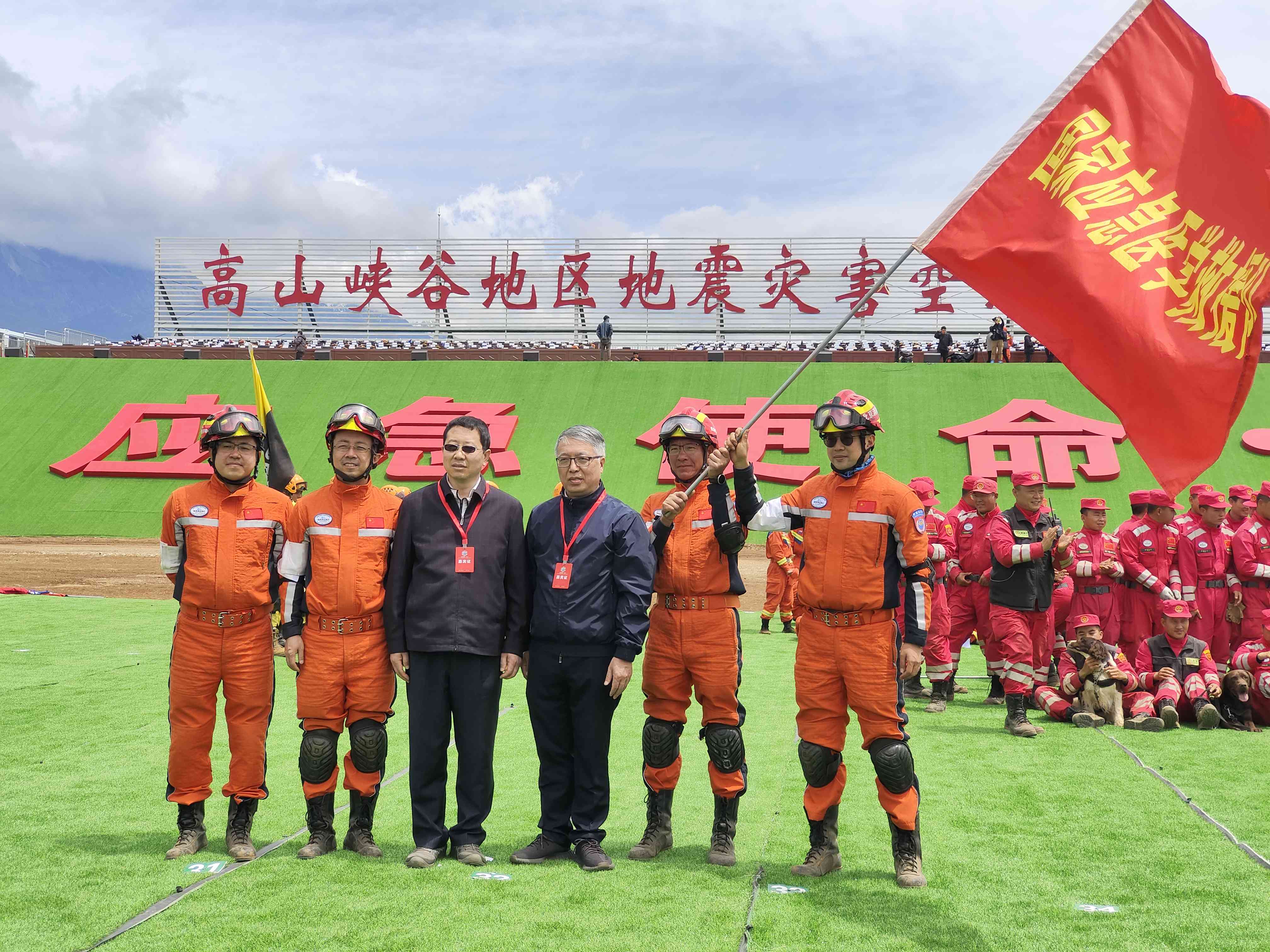 呂國忠以總領(lǐng)隊身份，帶領(lǐng)國家應(yīng)急醫(yī)學(xué)救援隊演練。受訪者供圖