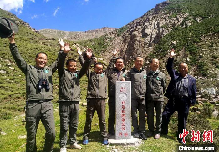 圖為管護員們難得的一次合影。受訪者供圖