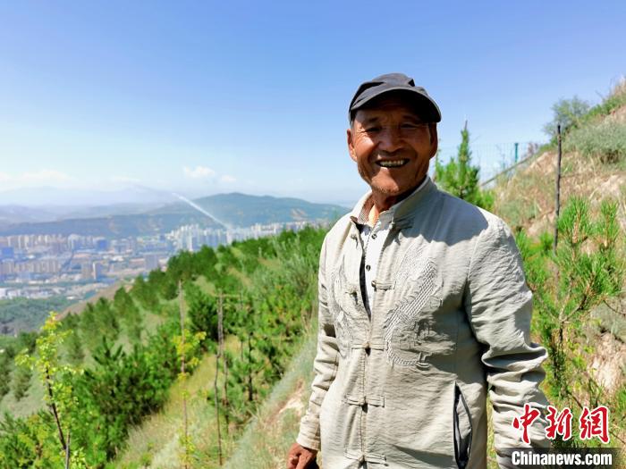青海西寧北山泮子山：從荒山禿嶺到滿(mǎn)目黛綠