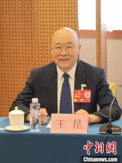 圖為全國政協(xié)委員，農(nóng)工黨青海省委會(huì)主委王昆?！∈茉L者供圖
