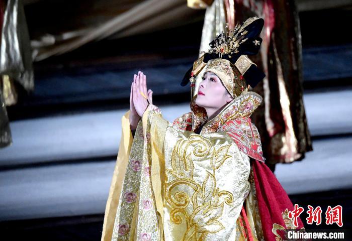 3月17日，西藏拉薩，《文成公主》大型史詩(shī)劇演出現(xiàn)場(chǎng)?！±盍?攝
