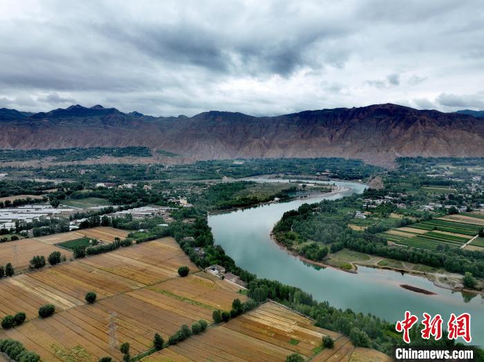 圖為黃河岸畔景色。(資料圖) 李玉峰 攝