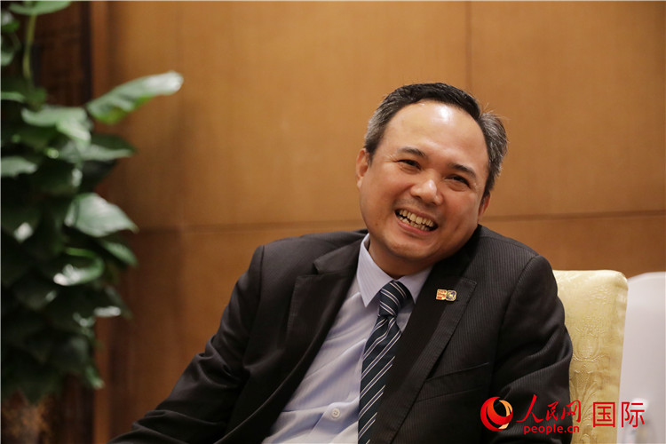 馬來西亞駐南寧總領(lǐng)事館總領(lǐng)事阿哈默·法蒂爾·伊斯邁爾在2024中國-東盟教育交流周期間接受人民網(wǎng)專訪。人民網(wǎng) 王婧攝