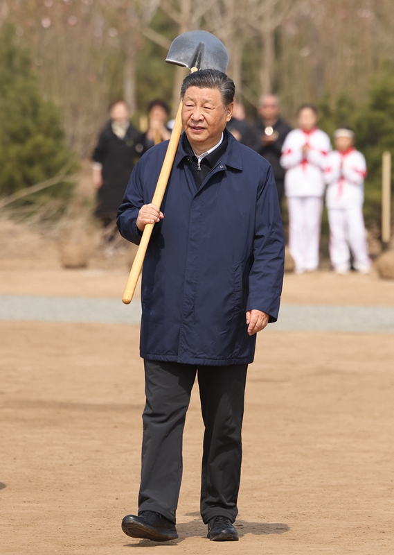 2024年4月3日，習(xí)近平總書記來到北京市通州區(qū)潞城鎮(zhèn)參加首都義務(wù)植樹活動。