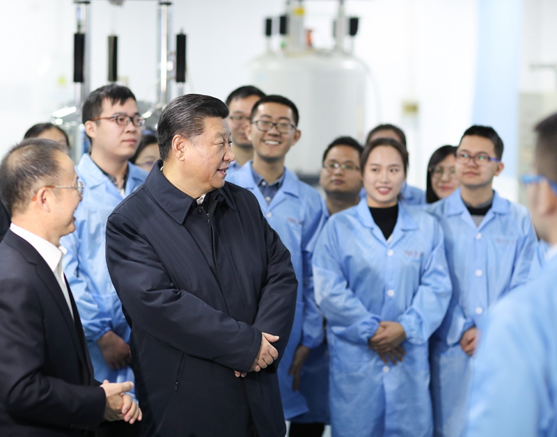 2019年1月17日，習(xí)近平在天津南開(kāi)大學(xué)元素有機(jī)化學(xué)國(guó)家重點(diǎn)實(shí)驗(yàn)室同師生親切交流。