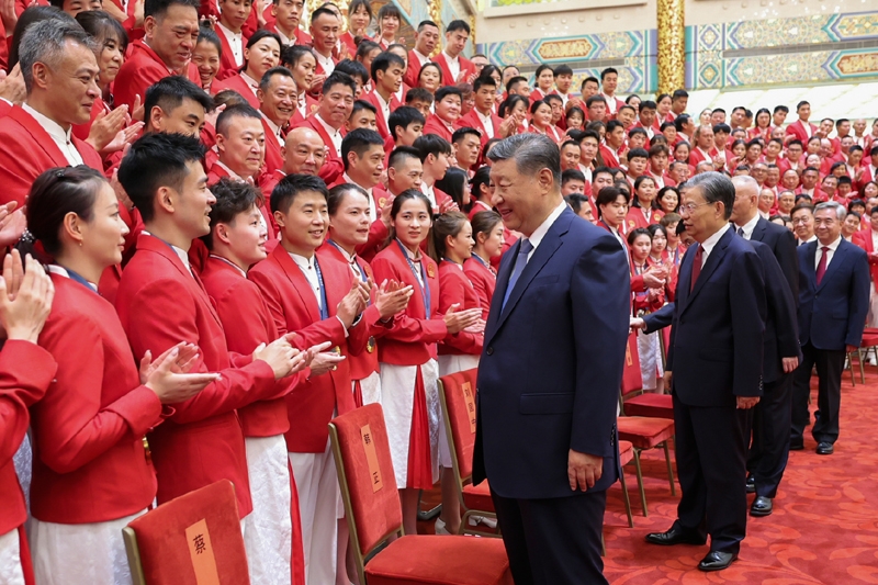 2024年8月20日，習(xí)近平總書記在人民大會堂接見第33屆夏季奧林匹克運(yùn)動會中國體育代表團(tuán)全體成員。