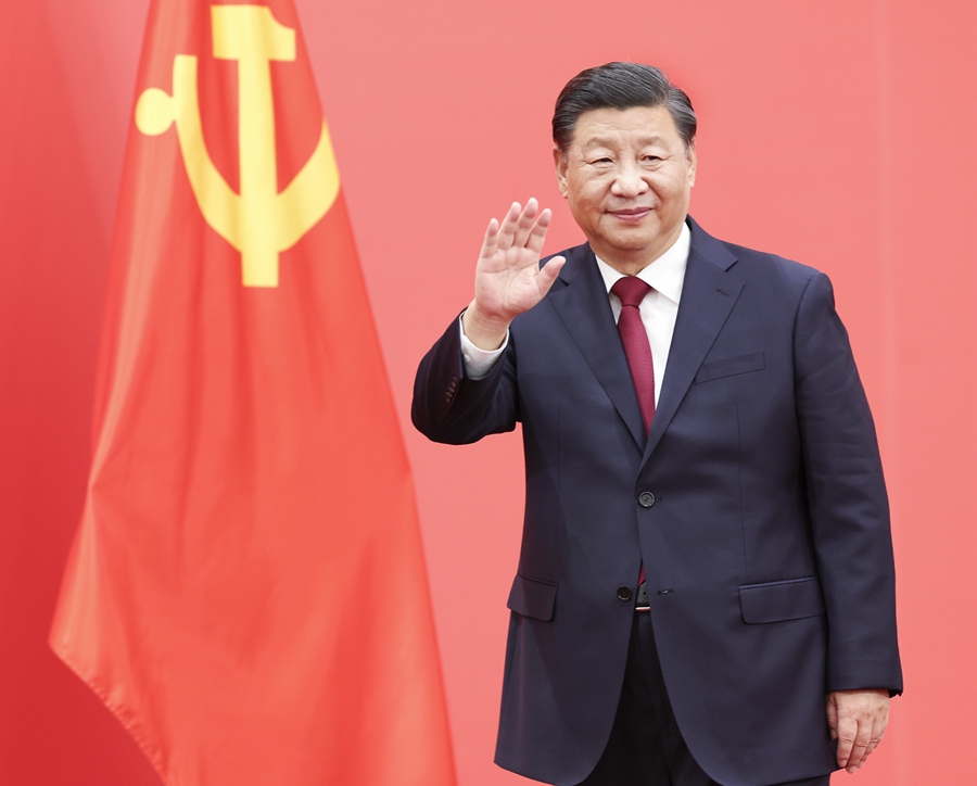 2022年10月23日，習(xí)近平在北京人民大會(huì)堂同采訪中共二十大的中外記者親切見面。