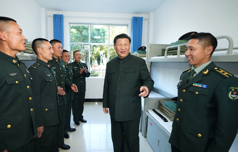 2020年1月19日，習(xí)近平主席視察駐云南部隊(duì)，深入邊防一線，看望慰問(wèn)官兵。