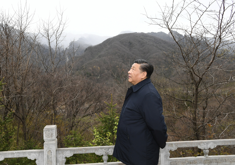 2020年4月20日，習(xí)近平總書記在位于陜西柞水的秦嶺牛背梁國家級(jí)自然保護(hù)區(qū)考察秦嶺生態(tài)保護(hù)情況。