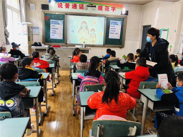 圖片默認標(biāo)題_fororder_4、恢復(fù)上課的學(xué)生們-攝影-左斌