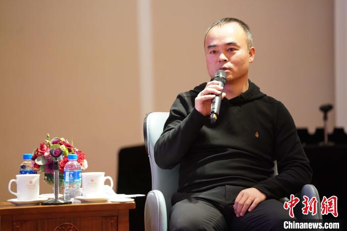 圖為<a target='_blank' >中新社</a>青海分社社長胡鐘藝就加強瀾湄流域新聞報道發(fā)表觀點。　蘇丹 攝