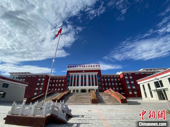 瀾滄江畔開出“教育格?；ā保含F(xiàn)代教育和生態(tài)教育并重