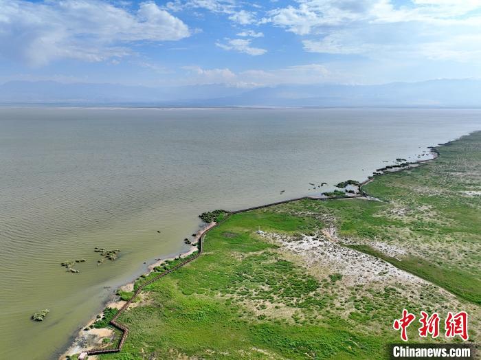圖為航拍都蘭湖國家濕地公園。　祁增蓓 攝