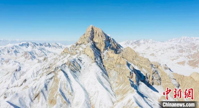 圖為山川被白雪覆蓋?！《继m縣融媒體中心供圖