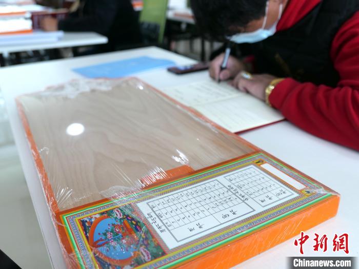 圖為天文歷算計算工具。　謝牧 攝