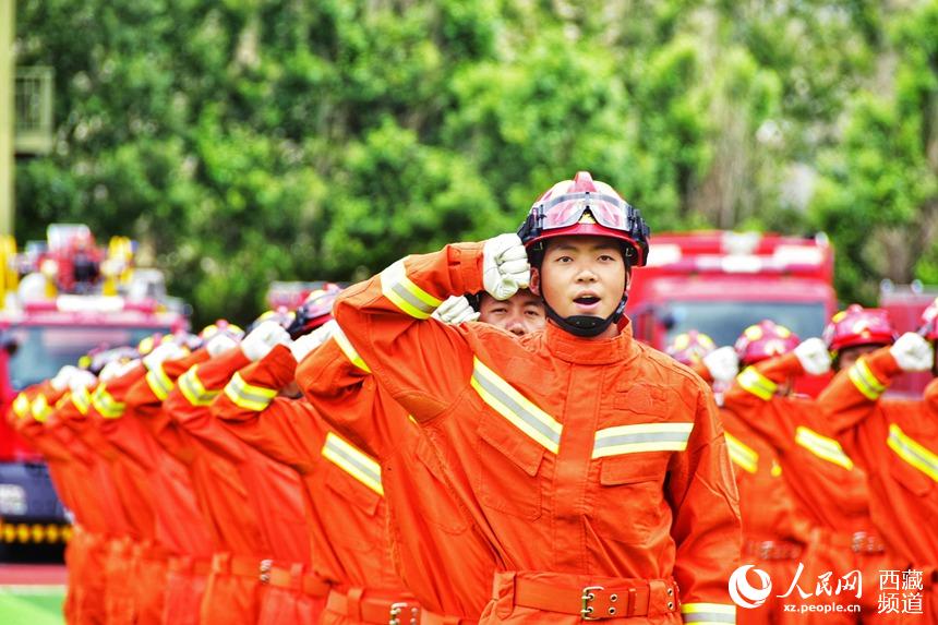 誓師大會現(xiàn)場。人民網(wǎng) 李海霞 攝