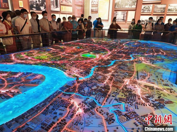 日喀則文化與旅游管理工作者上?！叭〗?jīng)”領(lǐng)悟生態(tài)旅游內(nèi)涵