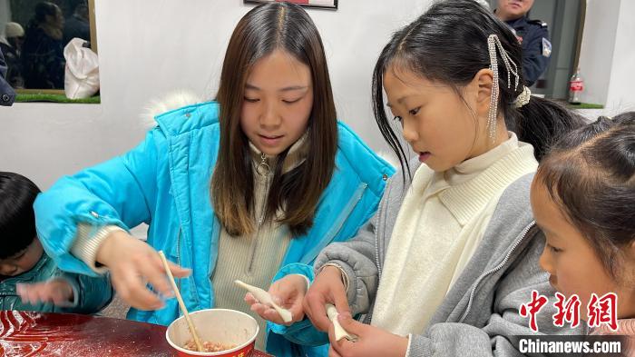 西藏戍邊民警：一想到孩子，心就瞬間柔軟了