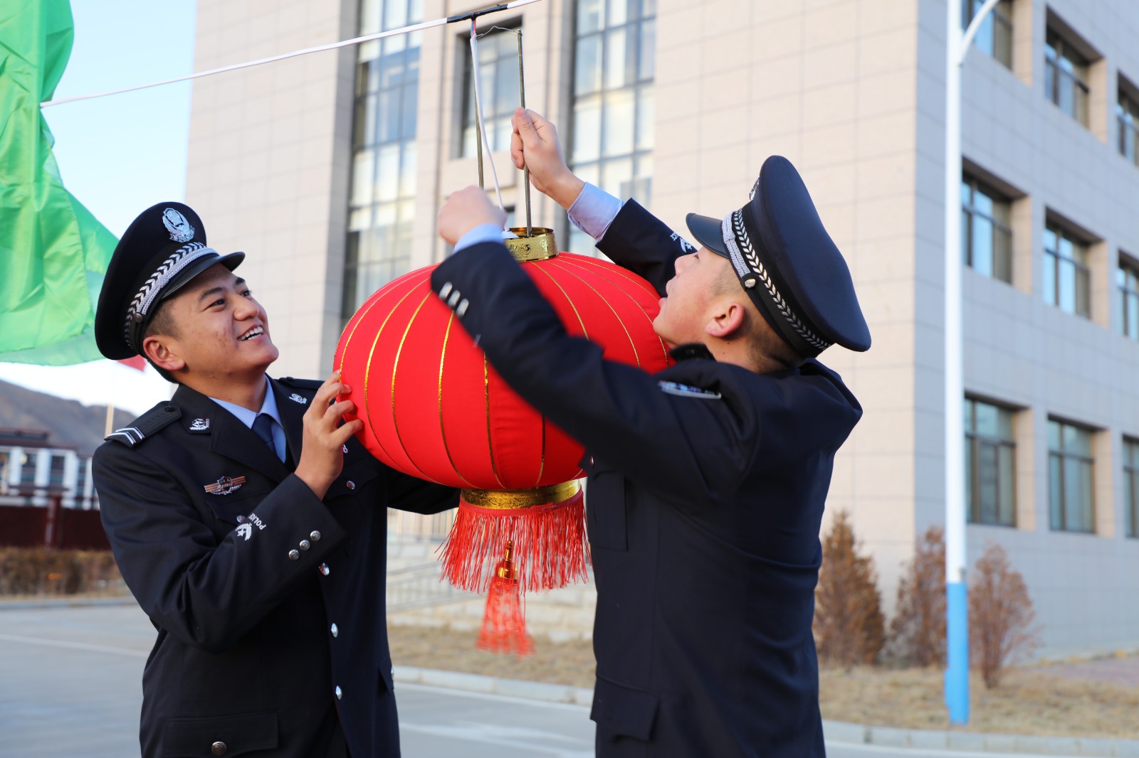 （要聞 新媒體）雪域邊關(guān)的他們，是歸途的(4189296)-20230122091651.jpg