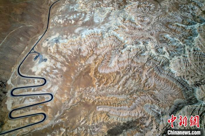 4月5日，西藏阿里札達(dá)土林。(無人機(jī)照片) 李林 攝