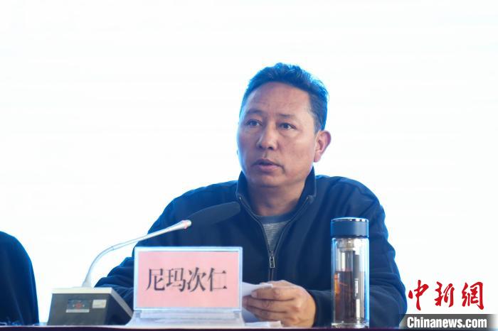 西藏自治區(qū)體育局黨組副書記、局長尼瑪次仁講話?！∝暣_ 攝