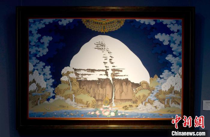 圖為5月16日，展覽中新創(chuàng)唐卡作品《岡底斯山》?！±盍?攝