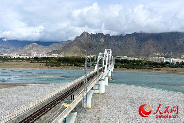 拉薩河特大橋。張敏穎 攝